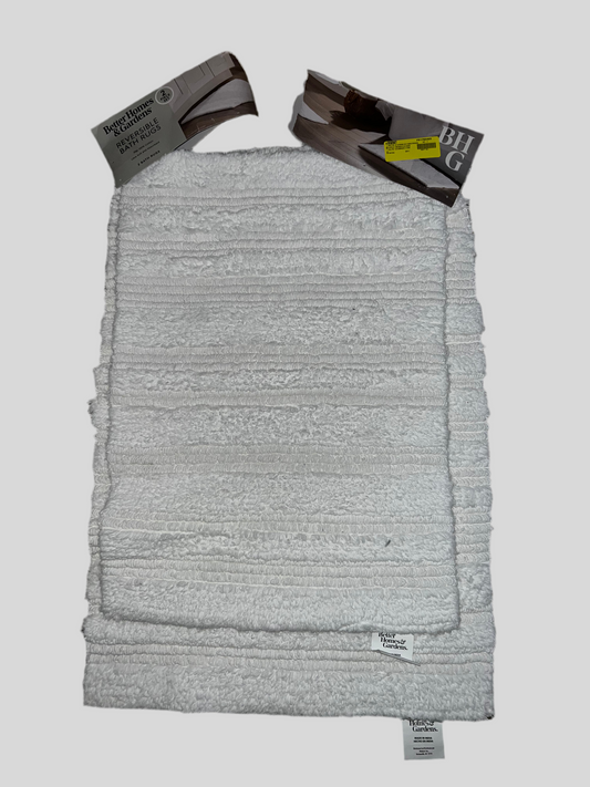 New Home & Gardens 2 pc Bath rug!